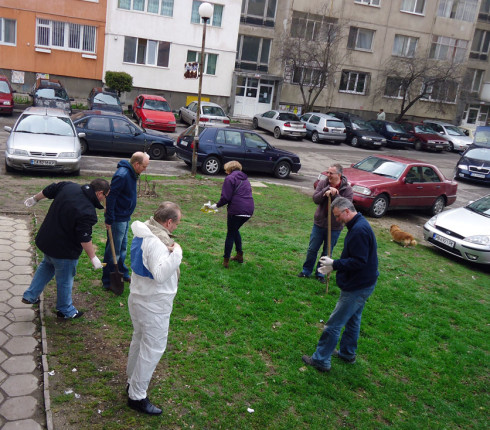 Volunteers from hp planted some trees and flowers in the garden around House of opportunity Sofia