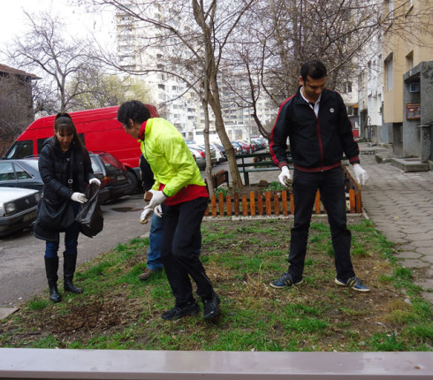 Volunteers from hp planted some trees and flowers in the garden around House of opportunity Sofia