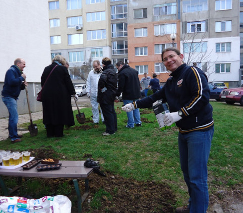 Volunteers from hp planted some trees and flowers in the garden around House of opportunity Sofia